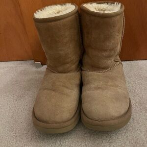 UGG classic short boots (tan)